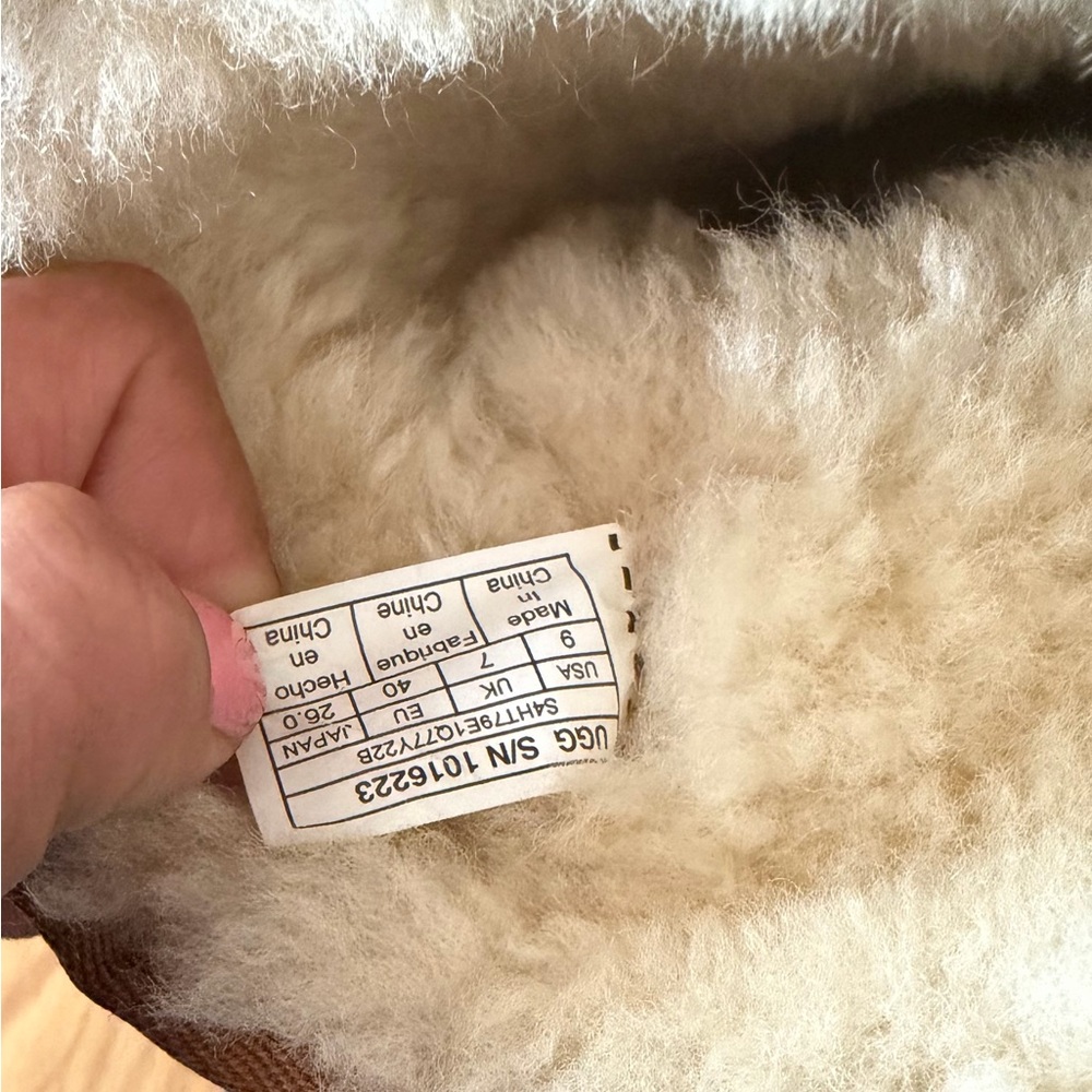 Ugg Chestnut Shearling-Lined Boot Interior - image 4